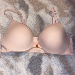 Victoria’s Secret bra. Size: 34C